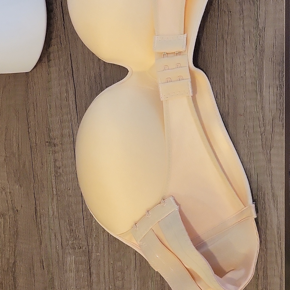 Strapless bra